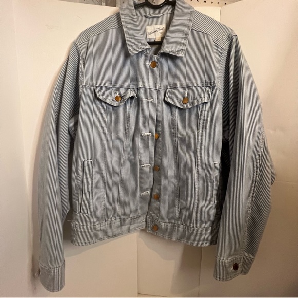 Xmas Sale! Women’s Long Sleeve Denim Jacket, Light Blue Striped, Size Large - Picture 2 of 10